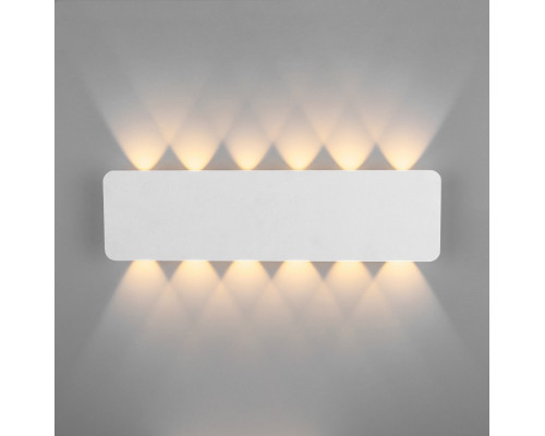 Накладной светильник Eurosvet Angle a044671