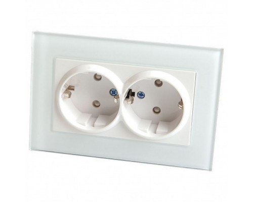 Розетка влагозащищенная с заземлением и шторками Feron Saffit Катрин 39169